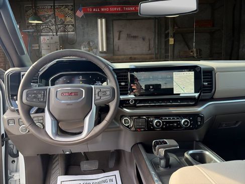 Used 2026 GMC Sierra 1500 SLT w/ SLT Convenience Package AWD/4WD image 21