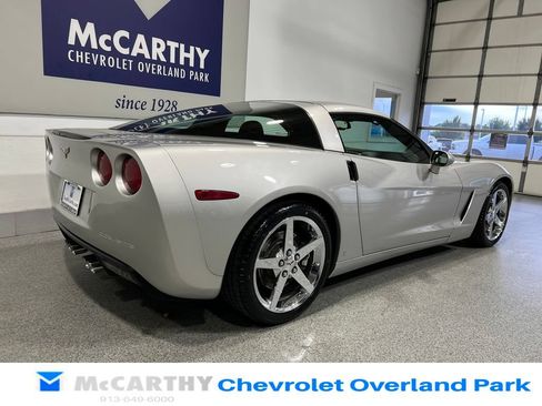 Used 2007 Chevrolet Corvette Coupe w/ Preferred Equipment Group RWD image 5