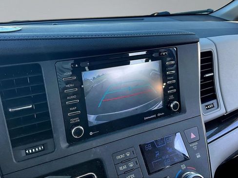 Used 2019 Toyota Sienna XLE FWD image 13