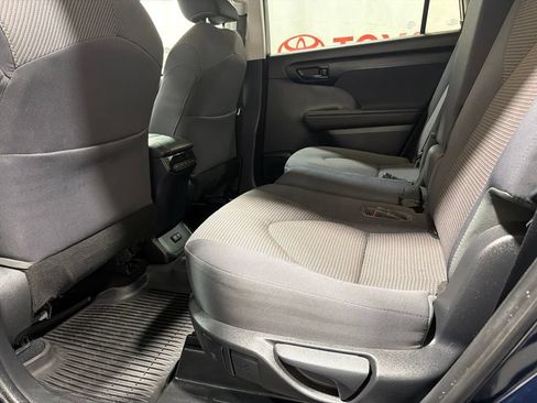Used 2020 Toyota Highlander LE AWD/4WD image 20