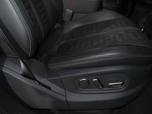 Used 2022 Rivian R1S Launch Edition image 14