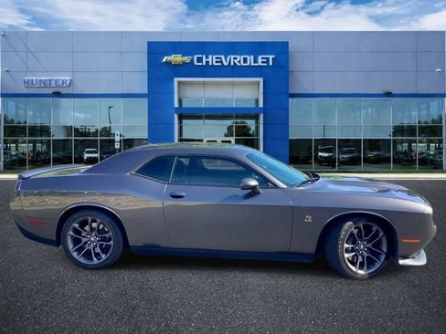 Used 2022 Dodge Challenger R/T Scat Pack RWD image 6