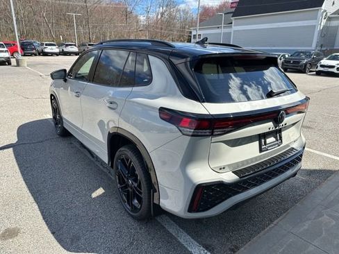 New 2026 Volkswagen Tiguan SE R-Line AWD/4WD image 5