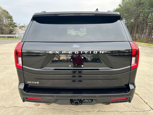Used 2025 Ford Expedition Active image 5