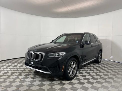 Used 2024 BMW X3 xDrive30i w/ Premium Package image 3