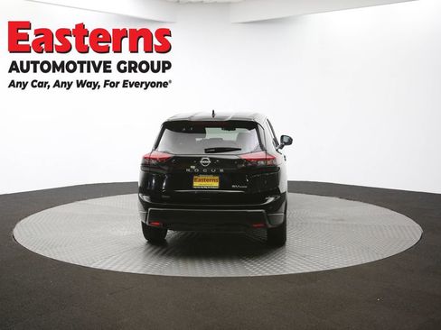 Used 2024 Nissan Rogue SV image 37