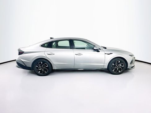 Used 2025 Hyundai Sonata SEL FWD image 10