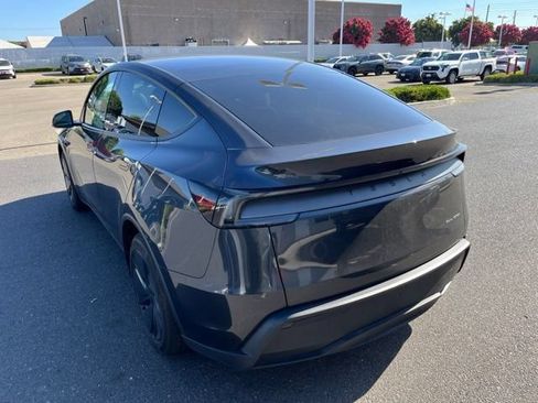 Used 2026 Tesla Model Y AWD image 7
