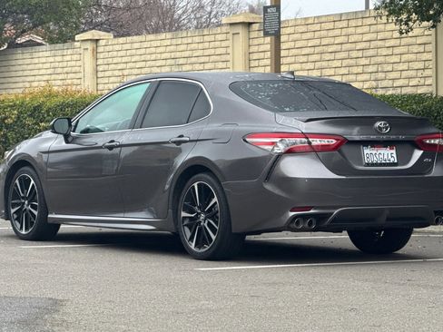 Used 2018 Toyota Camry XSE image 7