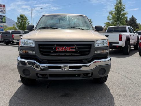 Used 2006 GMC Sierra 2500 W/T RWD image 12