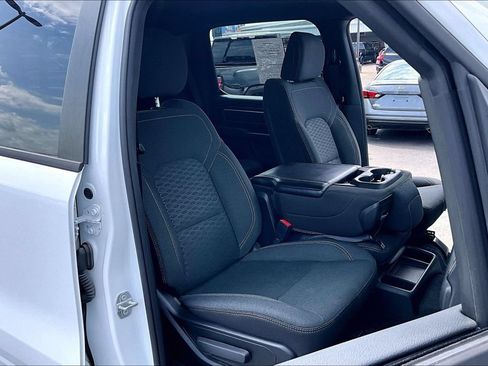 Used 2025 RAM 1500 Big Horn AWD/4WD image 31