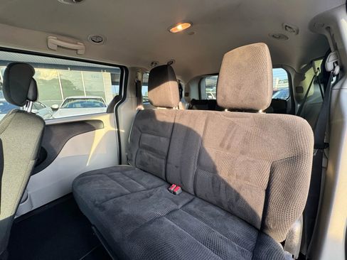 Used 2019 Dodge Grand Caravan SE image 14