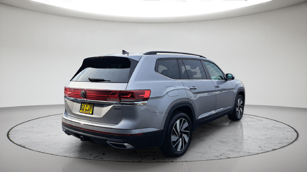 Used 2024 Volkswagen Atlas SE AWD/4WD image 5