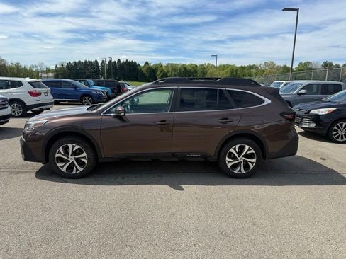Used 2022 Subaru Outback Limited AWD/4WD image 11