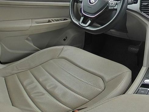 Used 2018 Volkswagen Atlas SEL Premium image 19