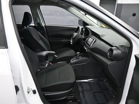 Used 2025 Nissan Kicks Play S image 35