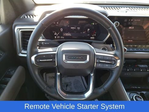 Used 2023 GMC Canyon Denali image 12