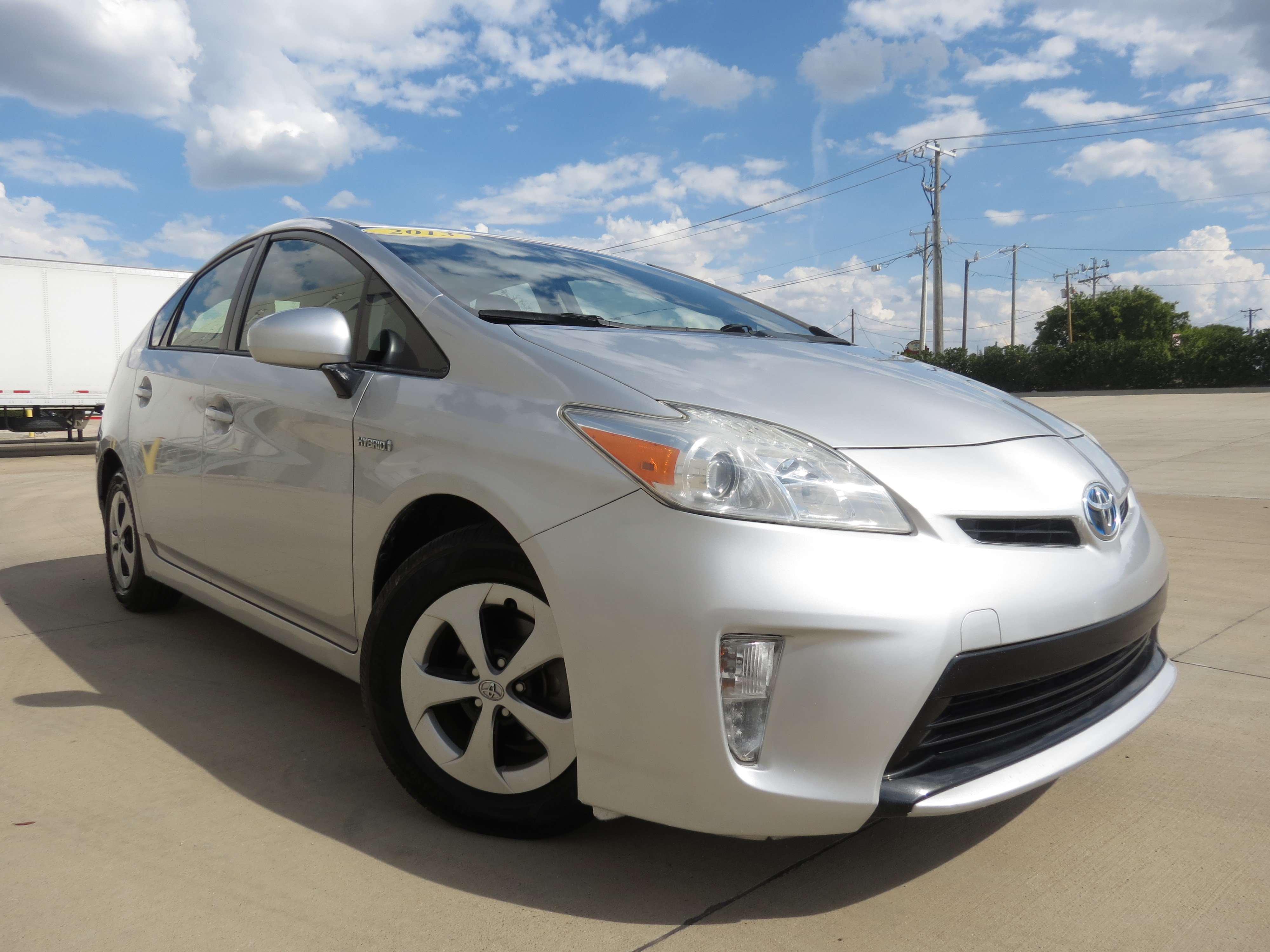 Used 2013 Toyota Prius Two FWD image 2