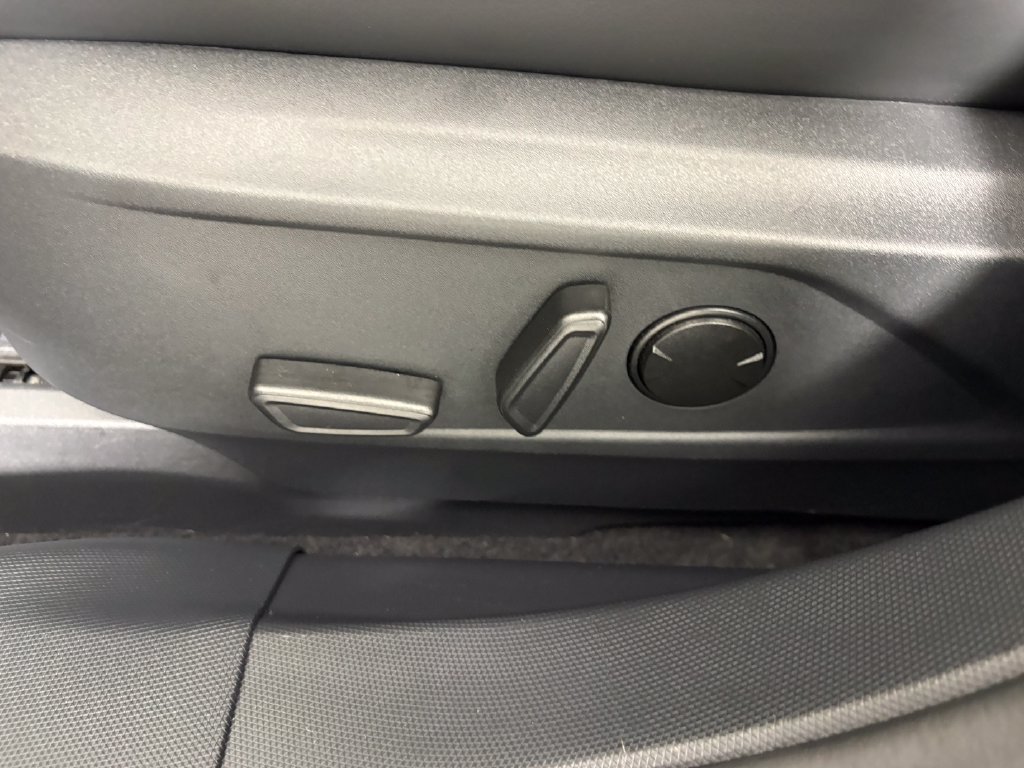 Used 2024 Ford Mustang Mach-E Select AWD/4WD image 16