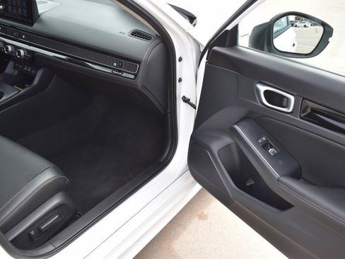 Used 2024 Honda Civic Touring image 16