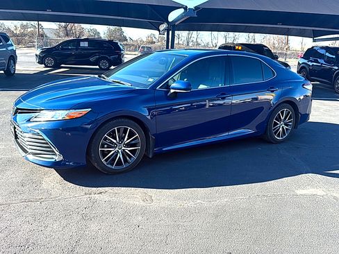 Used 2023 Toyota Camry XLE image 2