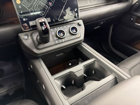 New 2026 Land Rover Defender 130 X-Dynamic SE AWD/4WD image 26