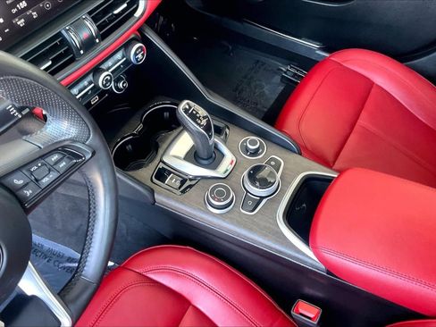 Used 2021 Alfa Romeo Giulia Ti w/ Nero Edizione RWD image 13