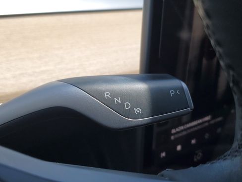 Used 2024 Tesla Model Y Long Range AWD/4WD image 27