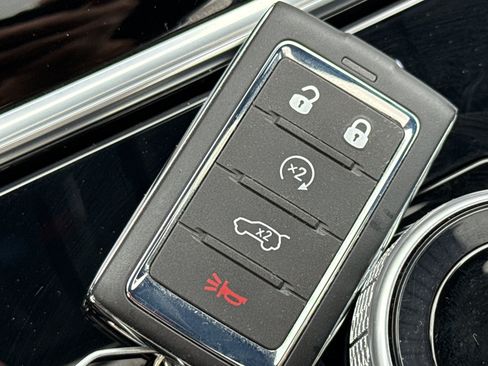 Used 2025 Jeep Grand Cherokee Laredo X w/ Luxury Tech Group I AWD/4WD image 37