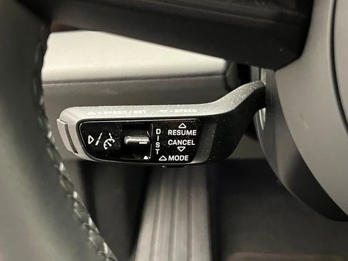 Used 2022 Porsche Taycan image 15