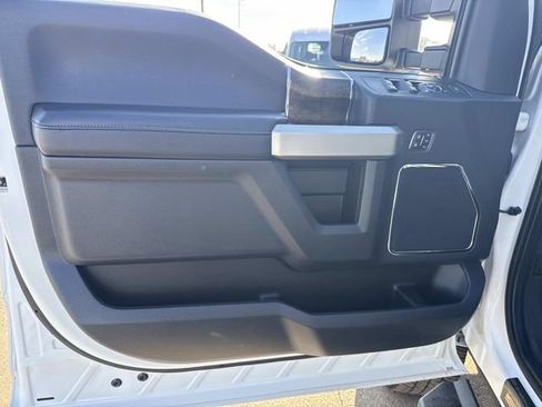 Used 2022 Ford F350 Lariat w/ Black Appearance Package image 20