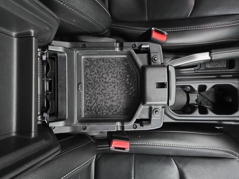 Used 2022 Jeep Wrangler Unlimited Sahara w/ Cold Weather Group image 28