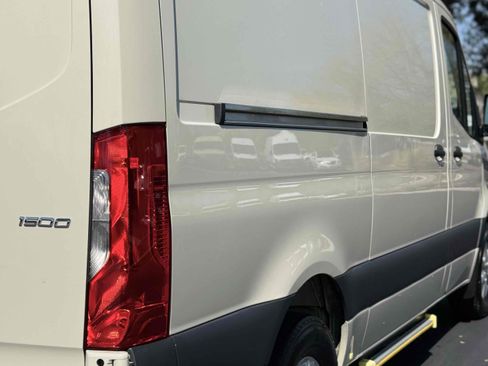 Used 2022 Mercedes-Benz Sprinter 1500 image 22
