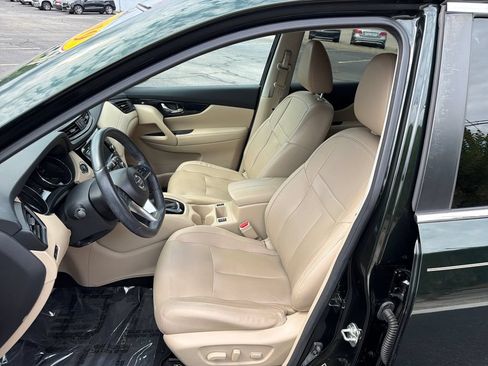 Used 2019 Nissan Rogue SL w/ Premium Package AWD/4WD image 24