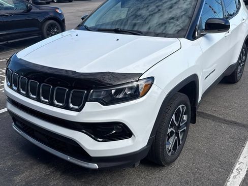 Used 2022 Jeep Compass Limited AWD/4WD image 2