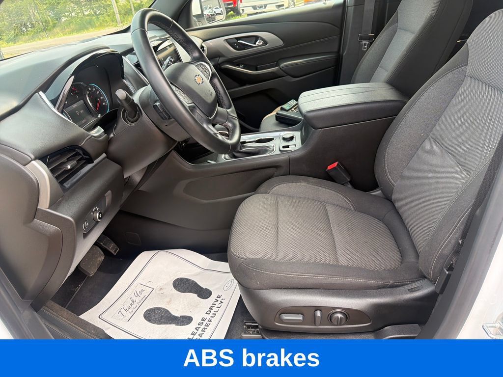 Used 2023 Chevrolet Traverse LT AWD/4WD image 13