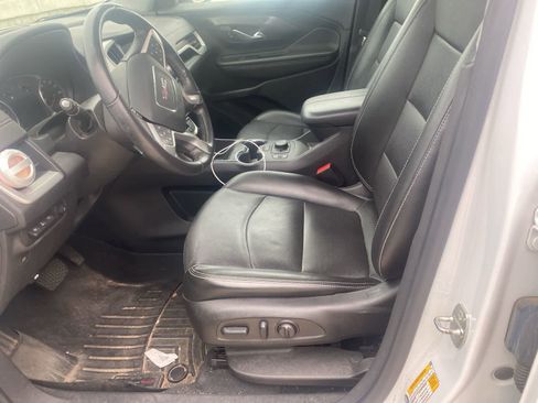 Used 2022 GMC Terrain SLT w/ Tech Package FWD image 7