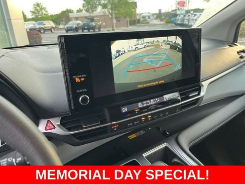 Used 2025 Toyota Sienna XLE FWD image 24
