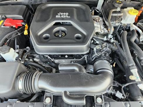 Used 2023 Jeep Wrangler Unlimited Sahara w/ Cold Weather Group AWD/4WD image 31