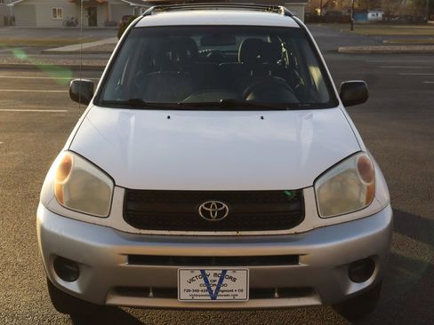 Used 2005 Toyota RAV4 4WD image 12