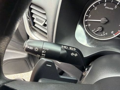 Used 2022 Nissan Rogue SV AWD/4WD image 30
