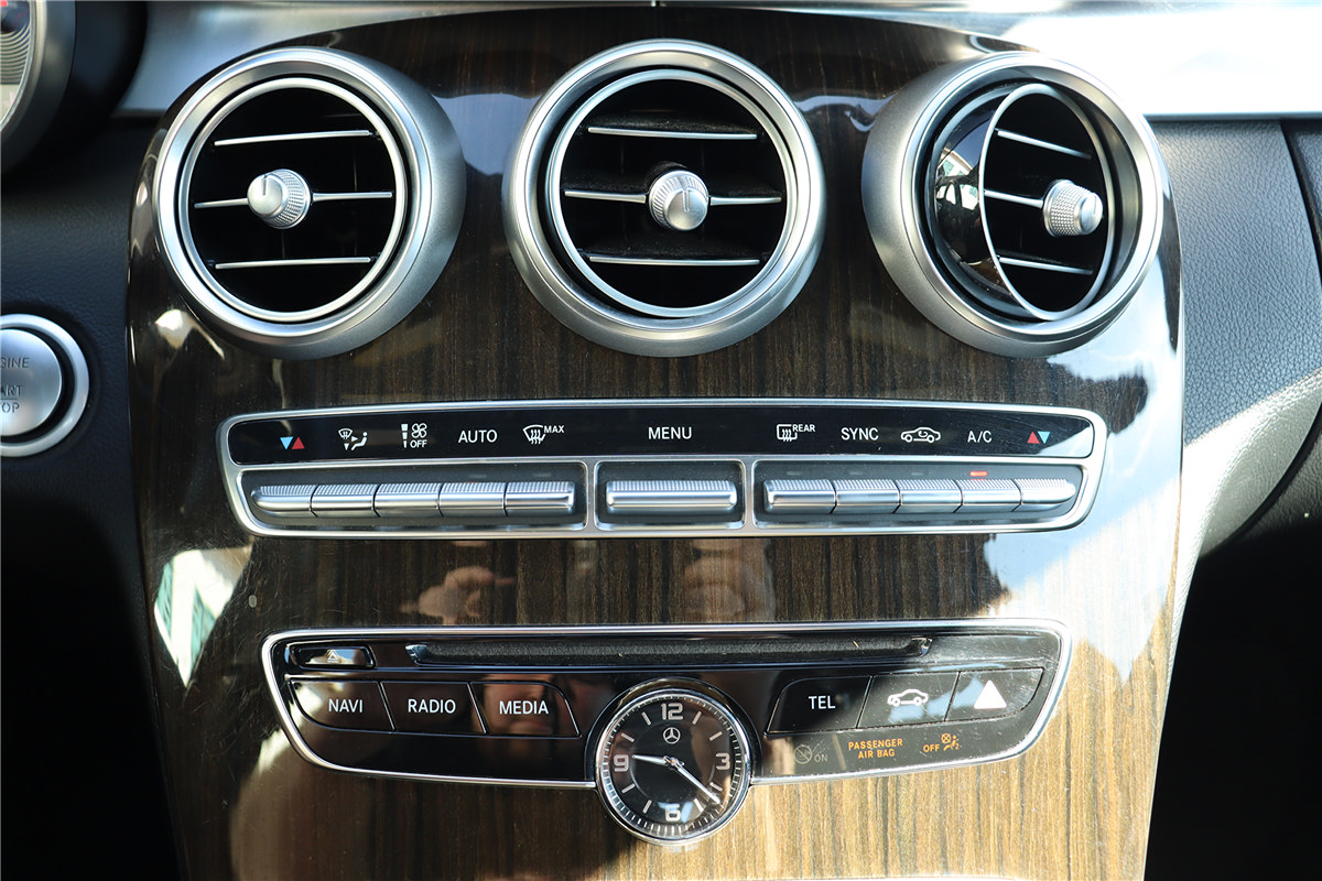 Used 2018 Mercedes-Benz C 300 4MATIC Sedan w/ Premium Package image 32
