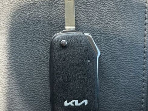 Used 2022 Kia Soul LX FWD image 25