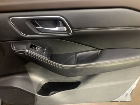 Used 2021 Nissan Rogue SL image 19