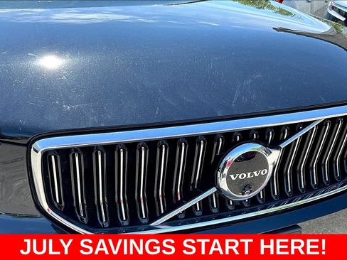 Used 2024 Volvo XC40 B5 Plus AWD/4WD image 42