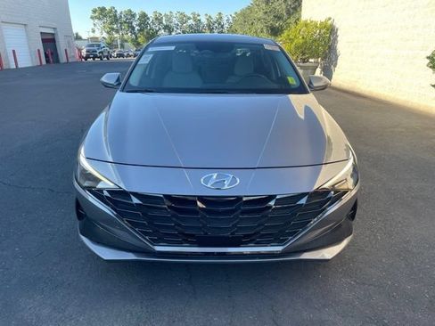 Used 2023 Hyundai Elantra Limited FWD image 2