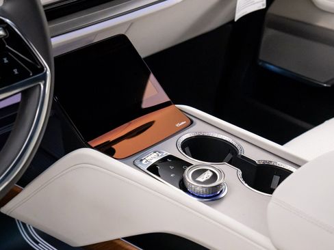 New 2026 Cadillac Vistiq Luxury w/ LPO, Floor Liner Package image 13