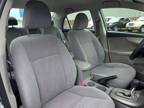 Used 2011 Toyota Corolla LE image 28