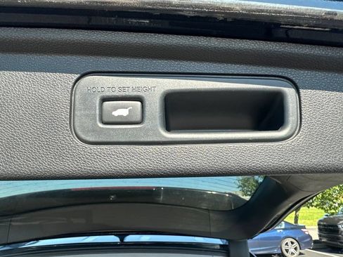 Used 2022 Honda Odyssey Elite image 12
