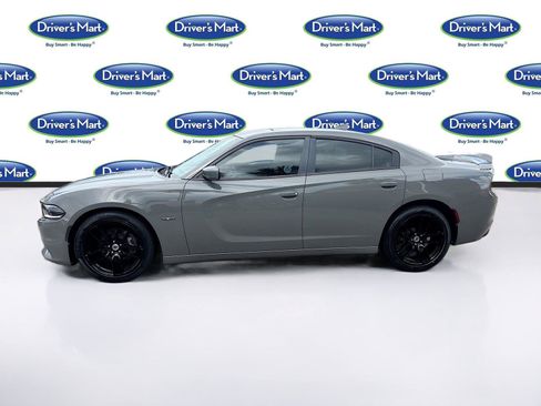Used 2017 Dodge Charger R/T RWD image 4
